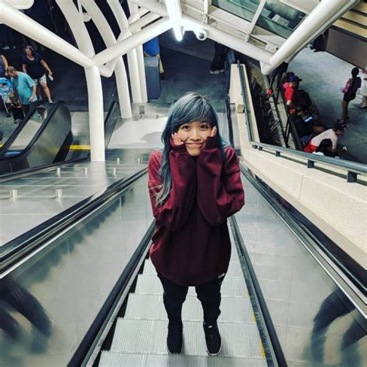 JKF Julia Chow Bio, Boyfriend, Net worth, YouTube, Parents