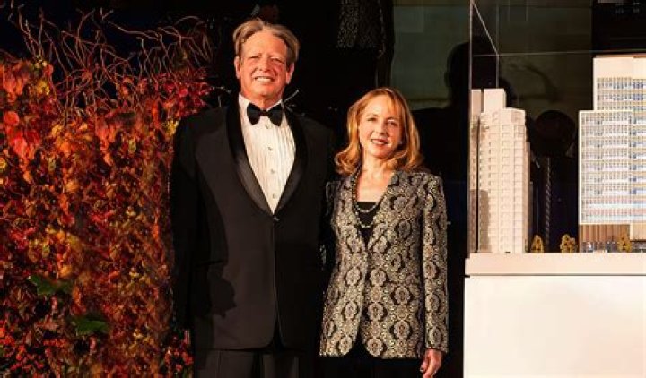 Julie Goldman Net Worth, Income, Salary, Earnings, Biography