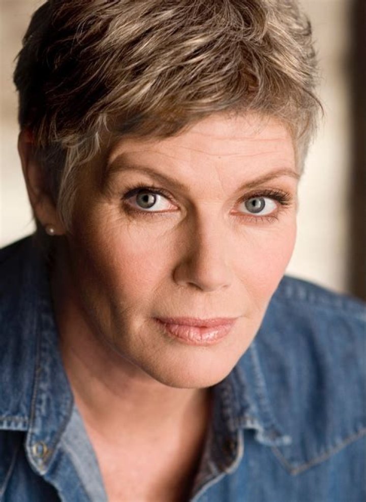 Kelly Mcgillis’s biography, fact, career, awards, net worth & life story