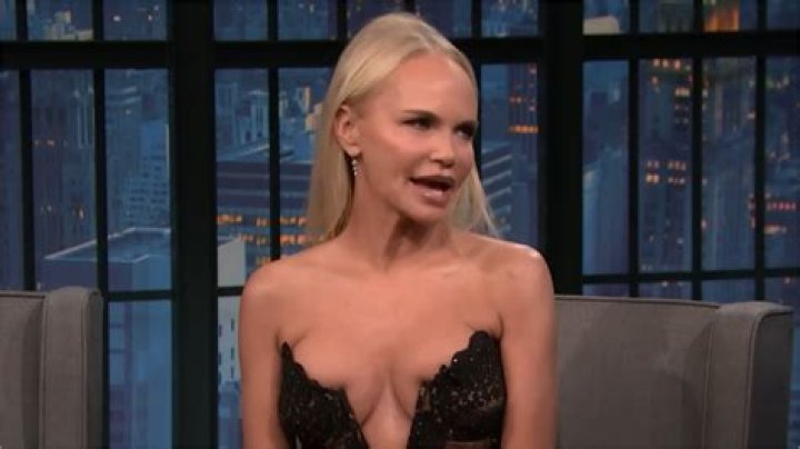 
Kristin Chenoweth Net Worth: How Much Money She Make? 