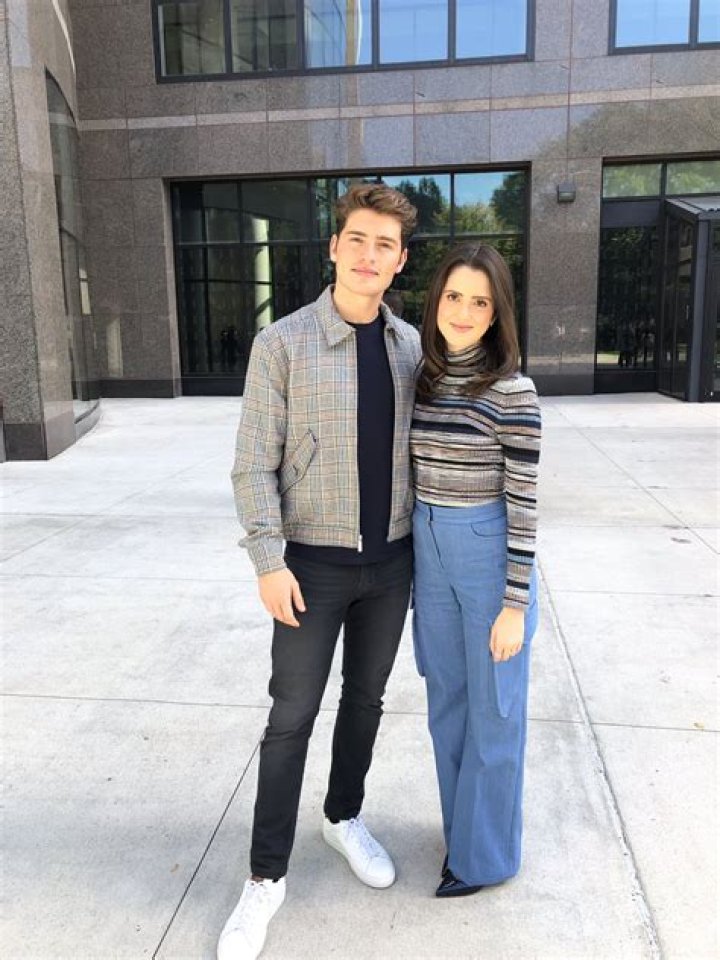 Laura Marano Husband: Is Laura Marano Dating? Who Is Laura Marano’s Boyfriend?