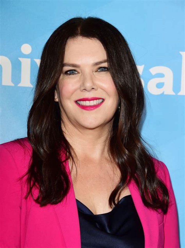 Lauren Graham Height, Weight, Measurements, Bra Size, Shoe Size