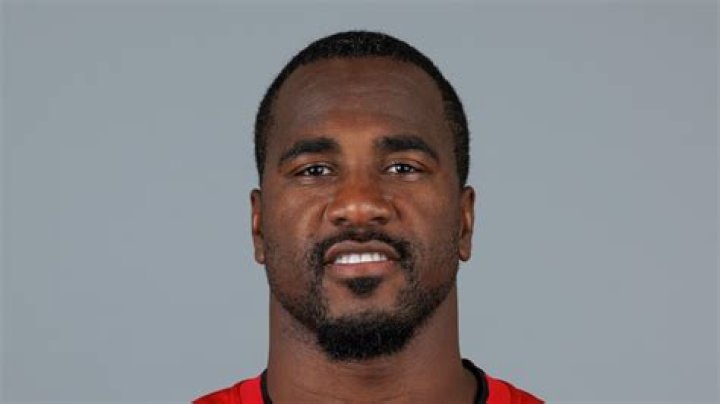 Lavonte David PFF, College, Jersey, Position, Career Stats, Contract