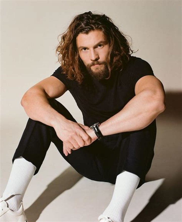 Leo Suter Height, Weight, Body Measurements, Shoe Size