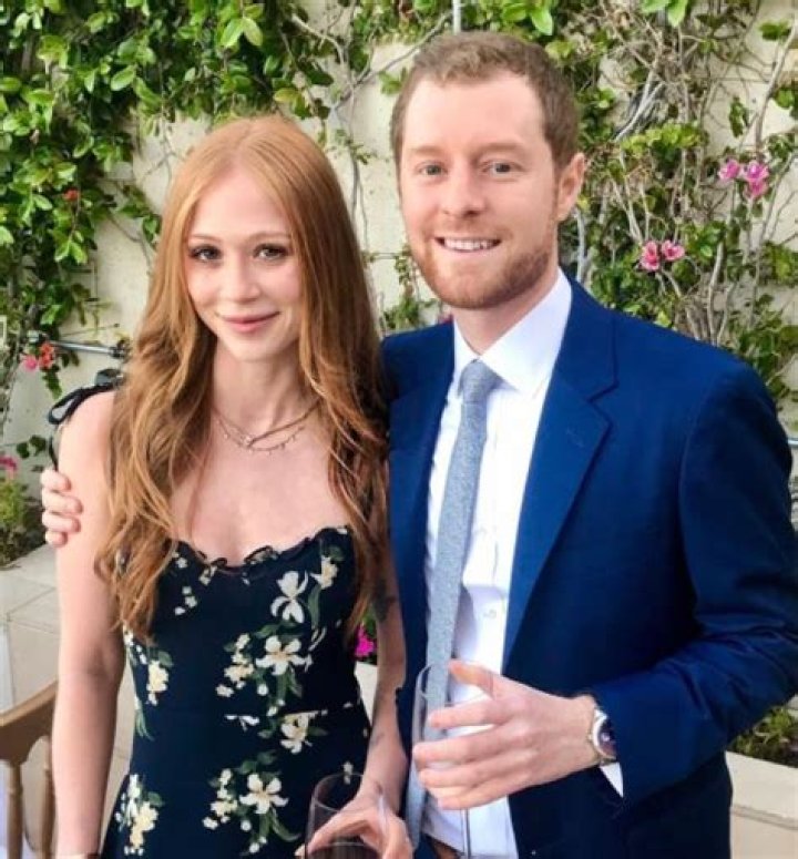 Liliana Mumy Dating, Boyfriend, Net Worth, Salary, Age, Height, Wiki-Bio