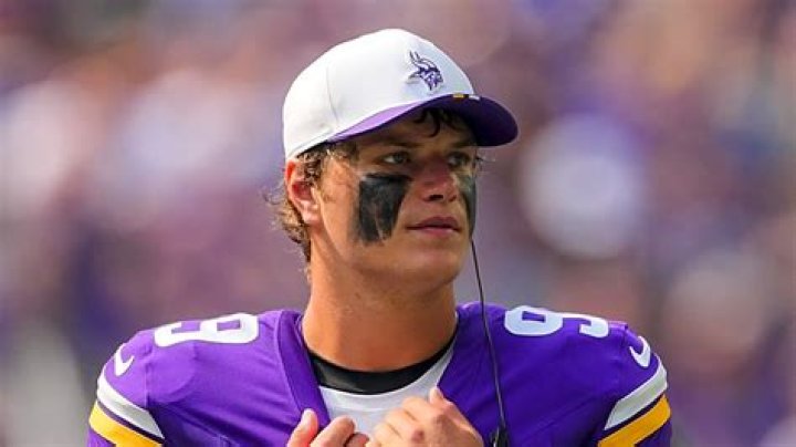 Lin McCarthy Net Worth