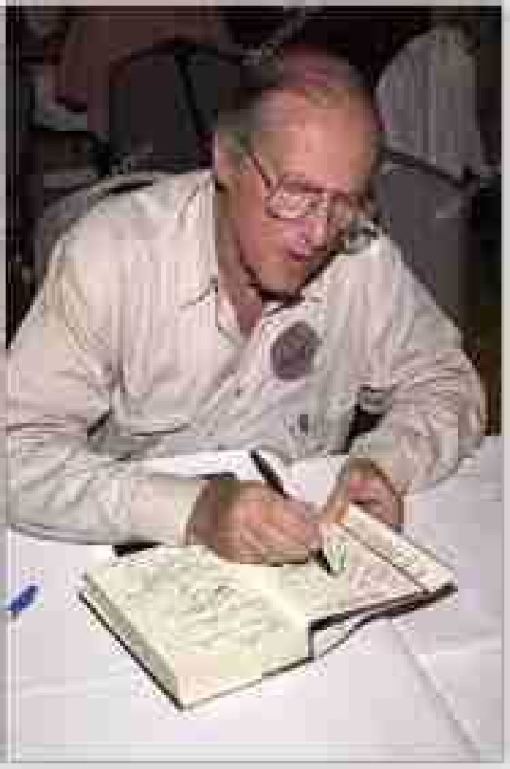 Lloyd Bochner Net Worth