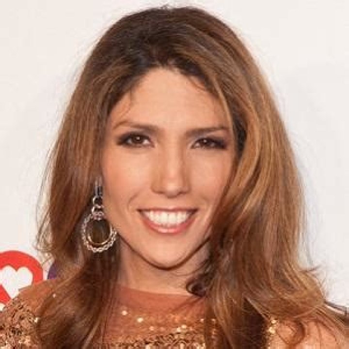 Lynda Lopez Net Worth