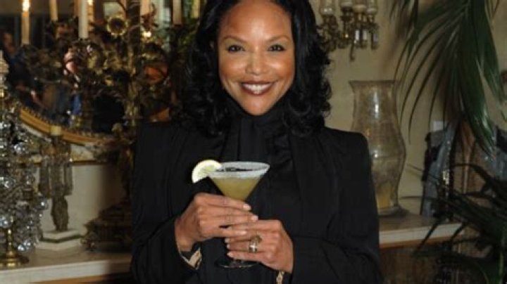 Lynn Whitfield Net Worth