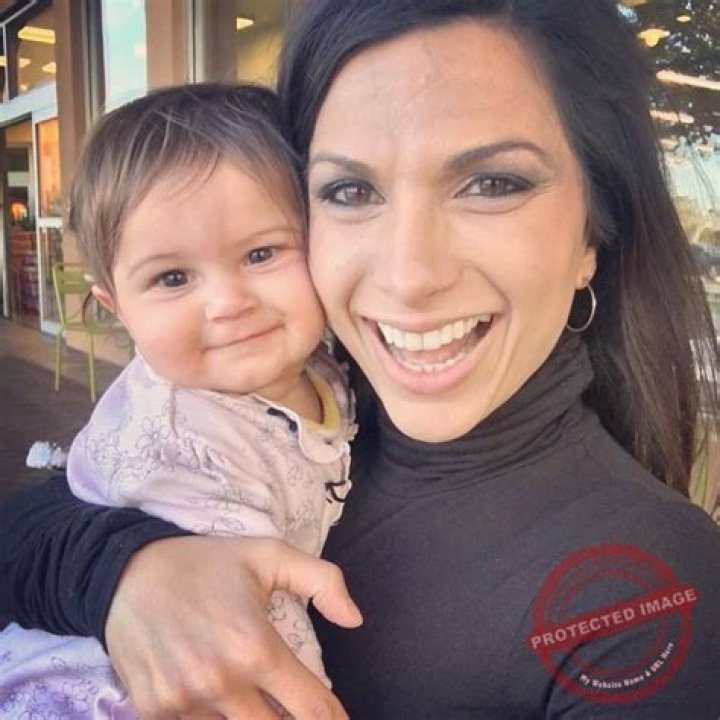 Mahsa Saeidi WFLA: Bio, Wiki, Age, Height, Family, Husband, Baby, Salary and Net Worth