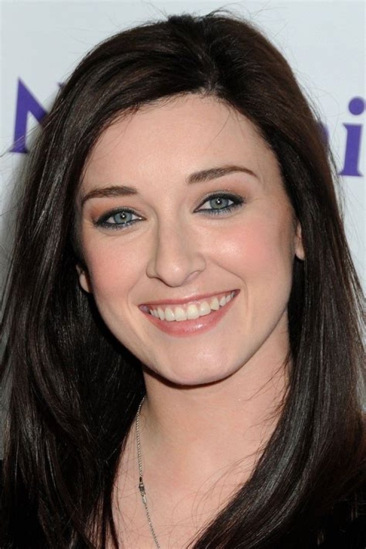 Margo Harshman Height, Weight, Measurements, Bra Size, Shoe Size