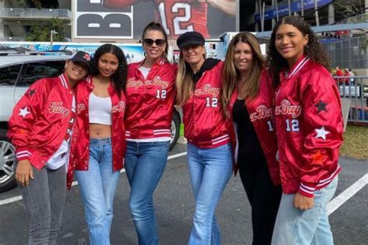 All About Maureen Brady – Meet Tom Brady’s Sister