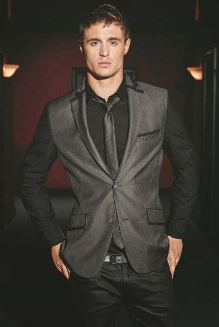 Max Irons Height, Weight, Body Measurements, Shoe Size