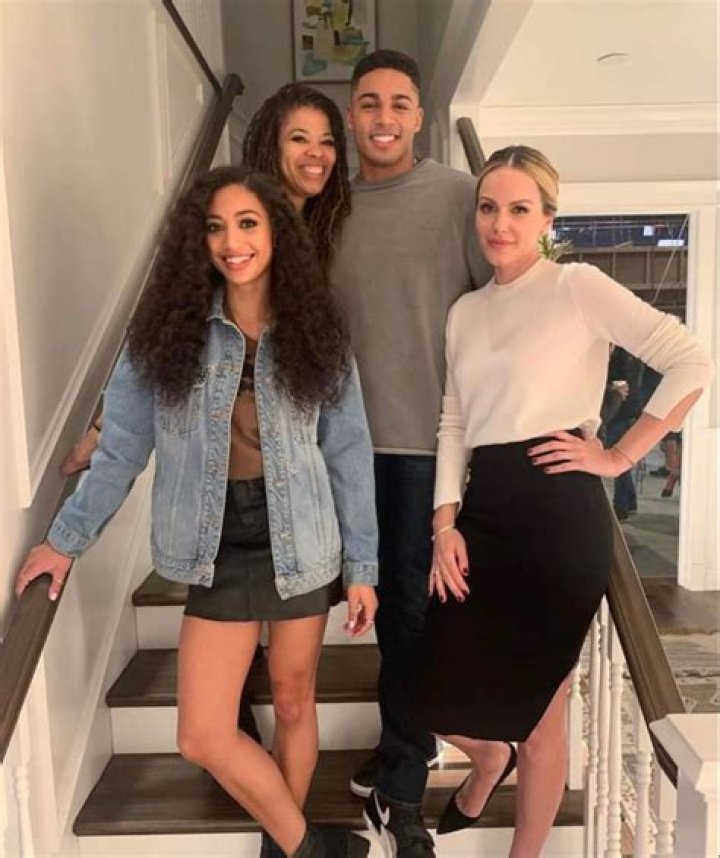 Michael Evans Behling Siblings, Girlfriend And Net Worth