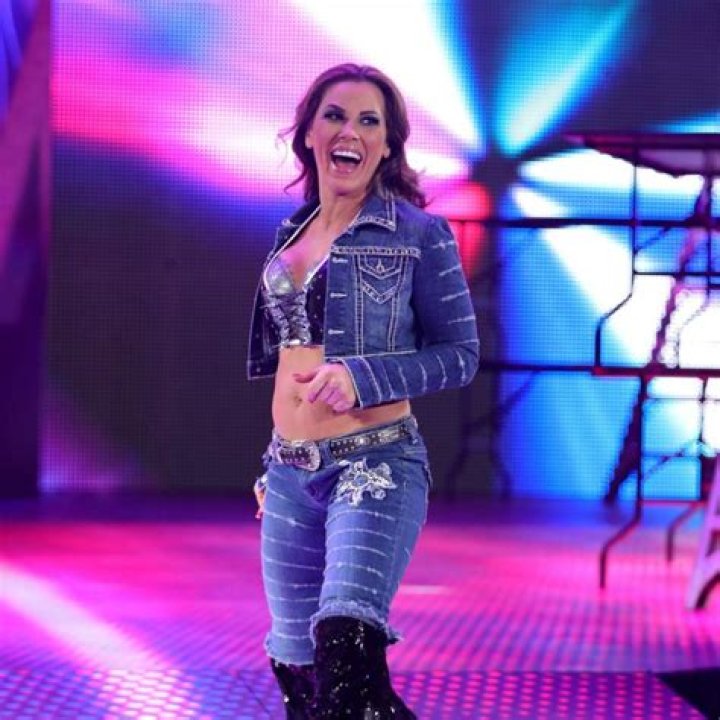 Mickie James Height, Weight, Measurements, Bra Size, Shoe Size