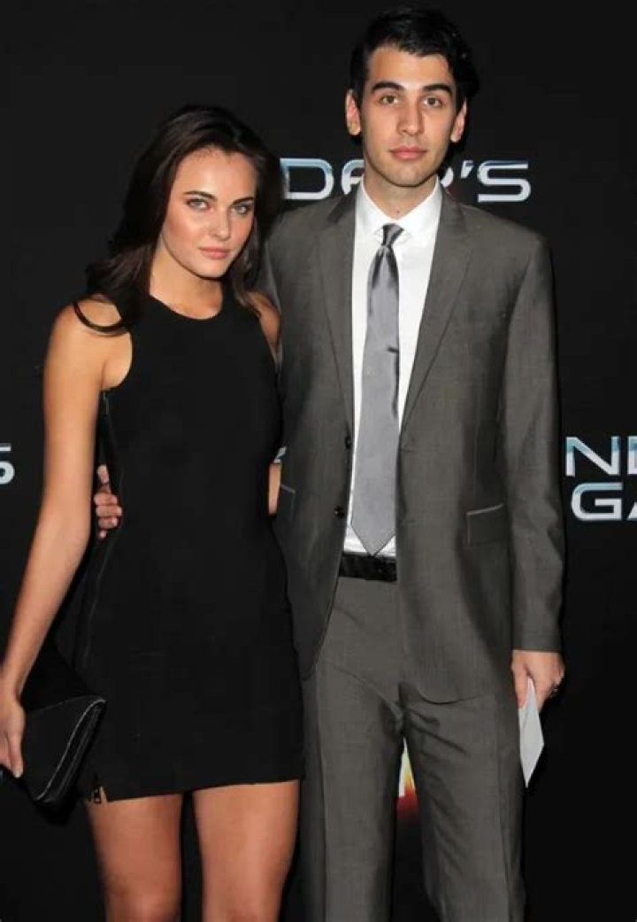 Miley Justine Simmons Height, Weight, Net Worth, Age, Birthday, Wikipedia, Who, Nationality, Biography