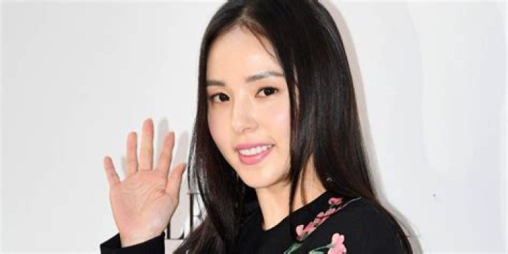 
Min Hyo-rin’s Wiki – Plastic Surgery, Wedding, Height, Age 