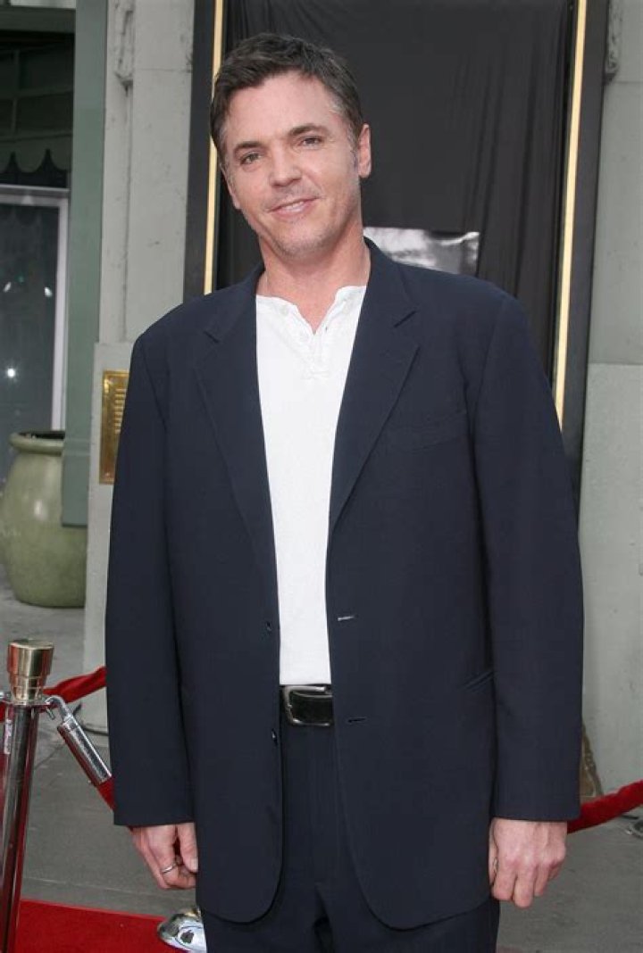 Nicholas Lea Net Worth