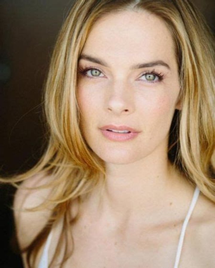 Nicole Steinwedell Net Worth