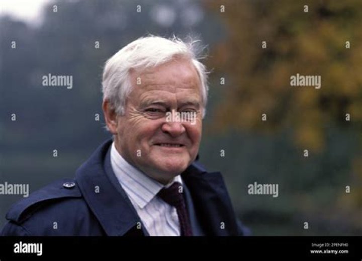 Ove Sprogøe Net Worth