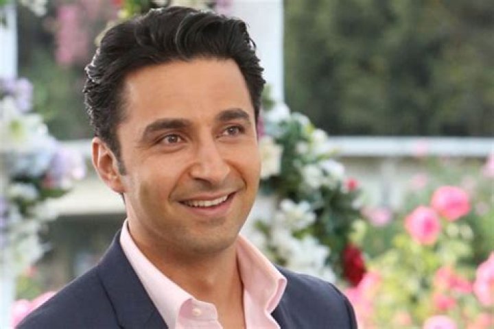 Pej Vahdat is already a Millionaire; His Sources of Income!