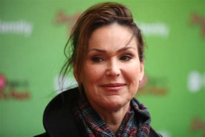 Peri Gilpin Net Worth