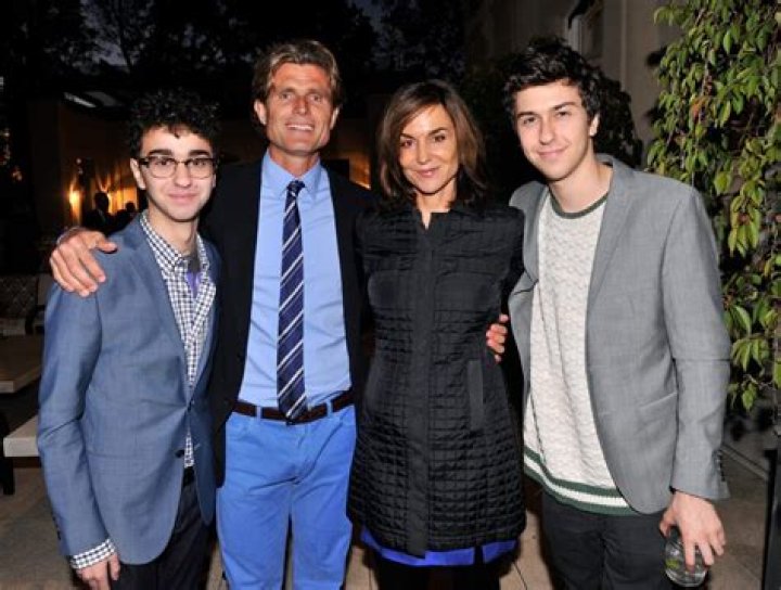 Polly Draper Net Worth