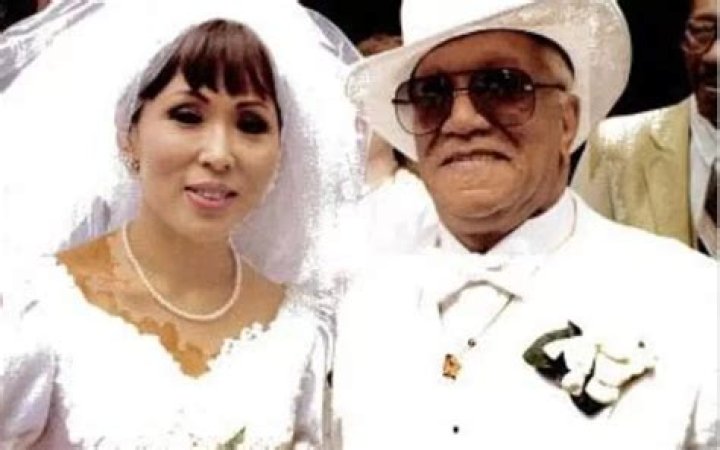 Redd Foxx has been Married to his Wife, Kaho Cho, since 1991