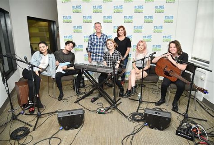 Rena Lovelis Made Millions from Hey Violet; Her Fortune!