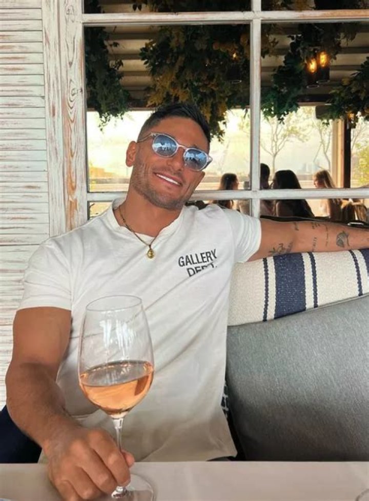 
Reza Amiri-Garroussi Age, Birthday, Wikipedia, Who, Nationality, Biography 