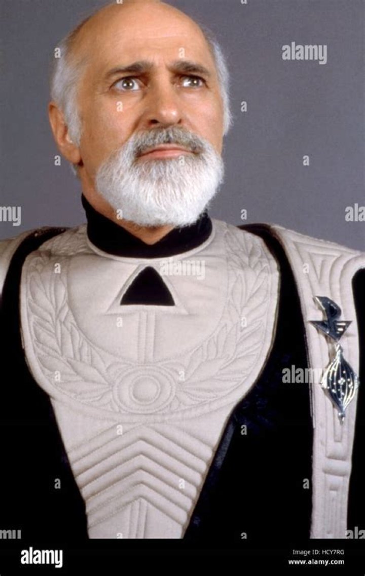 Robert Ellenstein Net Worth