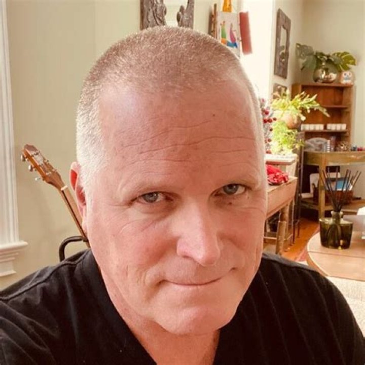 Robert Newman Net Worth