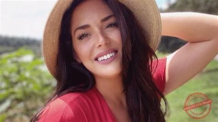 Rosie Wood Net Worth