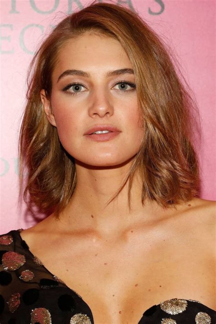 Sanne Vloet Height, Weight, Measurements, Bra Size, Shoe Size