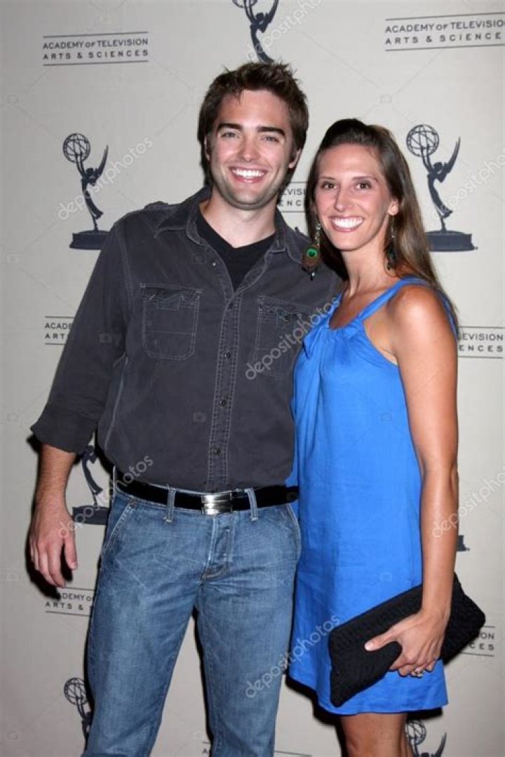 Sarah Grunau Bell Net Worth