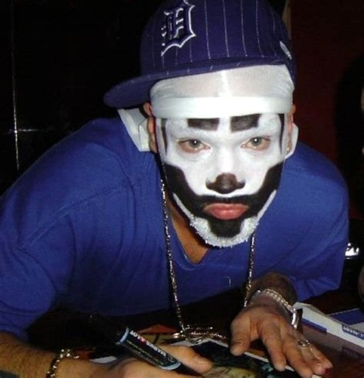 Shaggy 2 Dope
