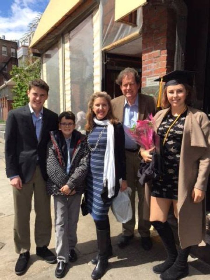 Sharron Hunt Munson Age, Wiki, Biography, wife, Children, Salary, Net Worth, Parents