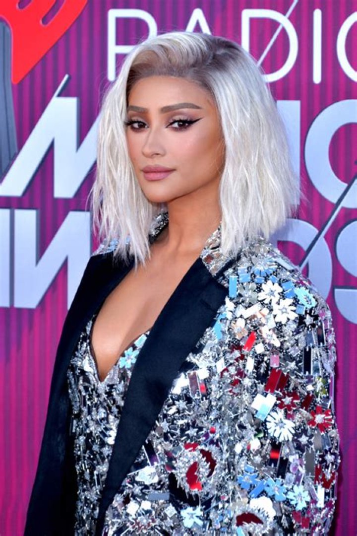 Shay Mitchell Net Worth