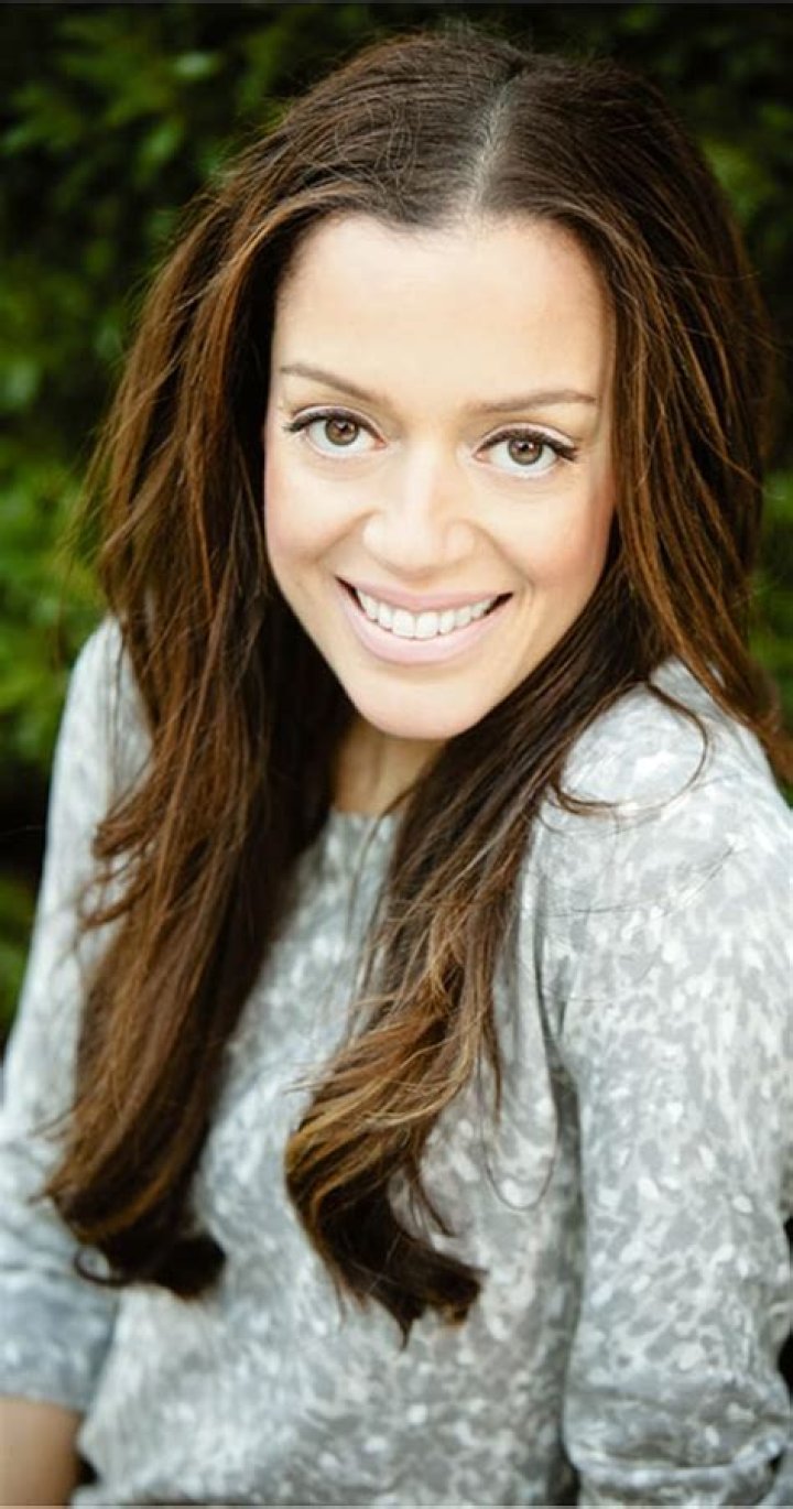 Shirley Roeca Net Worth