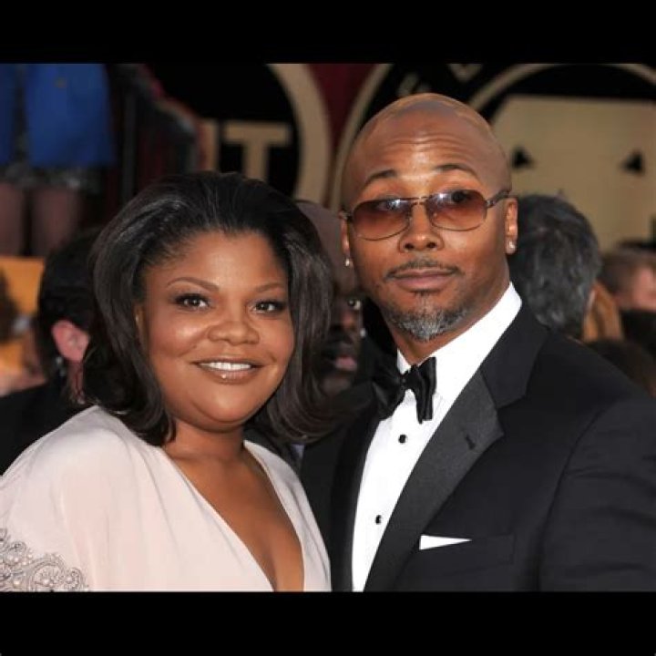 Sidney Hicks Net Worth