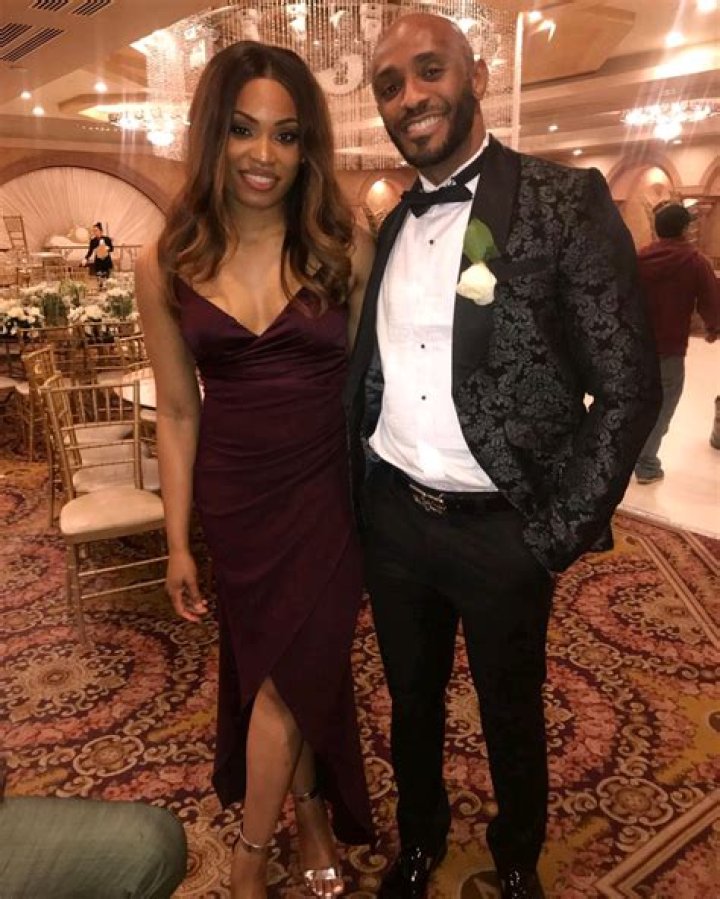 Simin Hashemizadeh Age, Net Worth, Husband, Wiki, Boyfriend, Book