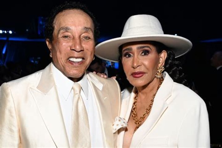 Smokey Robinson’s Net Worth, Age, Height, Weight, Wife, Kids, Bio-Wiki