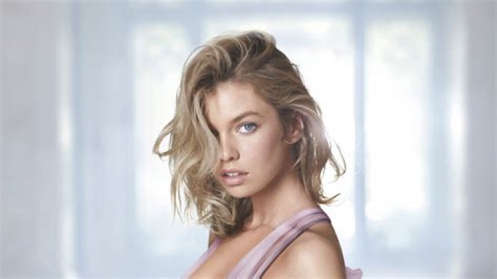Stella Maxwell Height, Weight, Measurements, Bra Size, Shoe Size