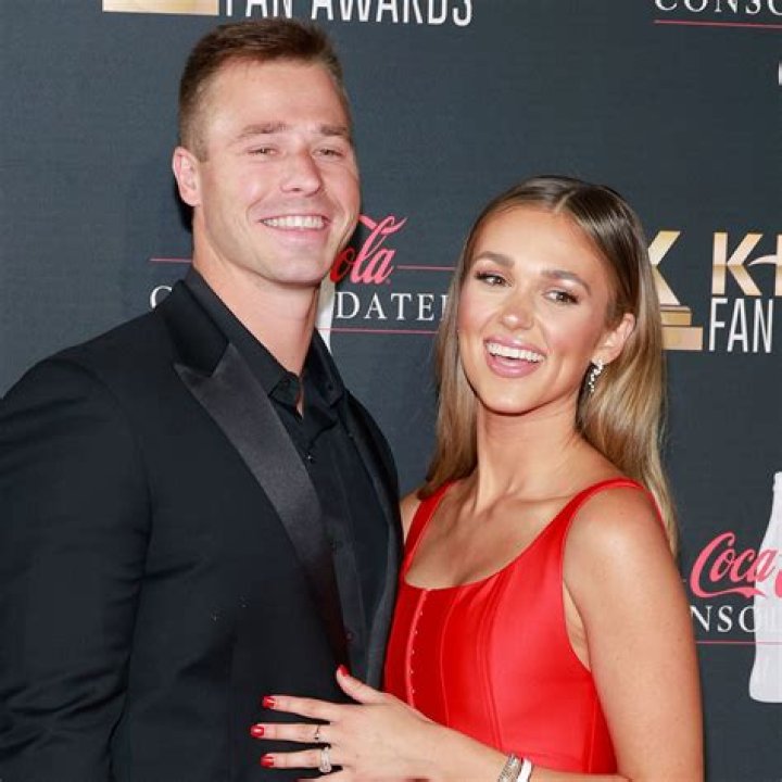 Stephanie Robertson Net Worth