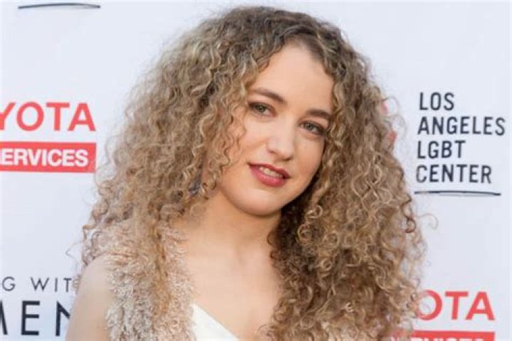 Tal Wilkenfeld Net Worth