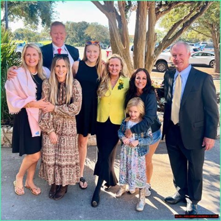 
Tayla Lynn Family Life With Husband And Parents 