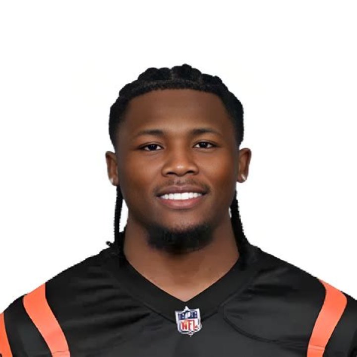 
Tee Higgins Height, Weight, Net Worth, Age, Birthday, Wikipedia, Who, Nationality, Biography 