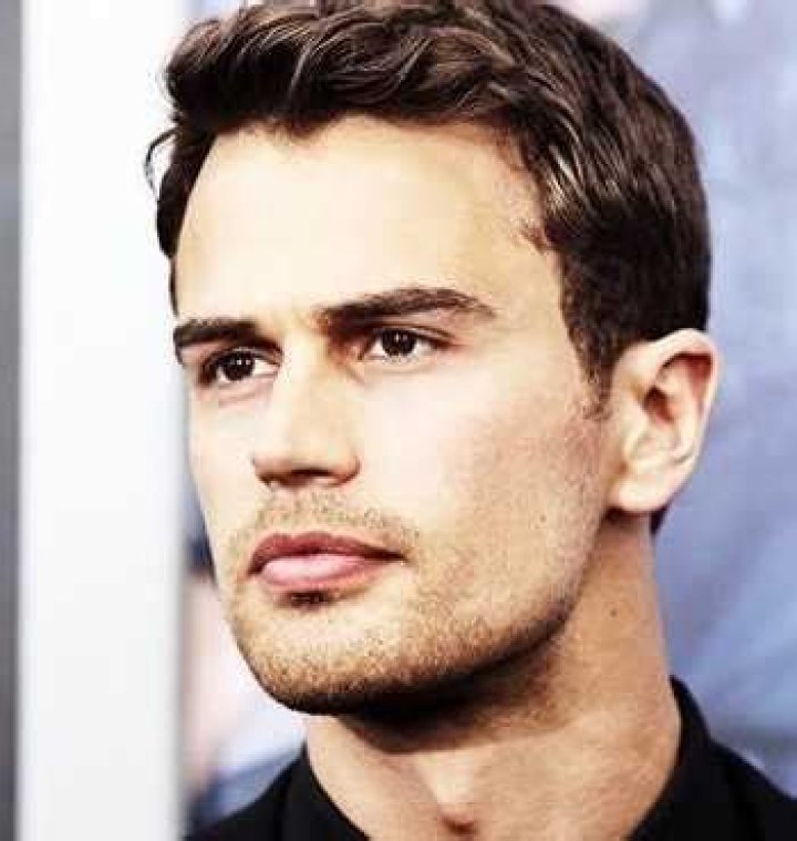 Theo James Height, Weight, Body Measurements, Shoe Size