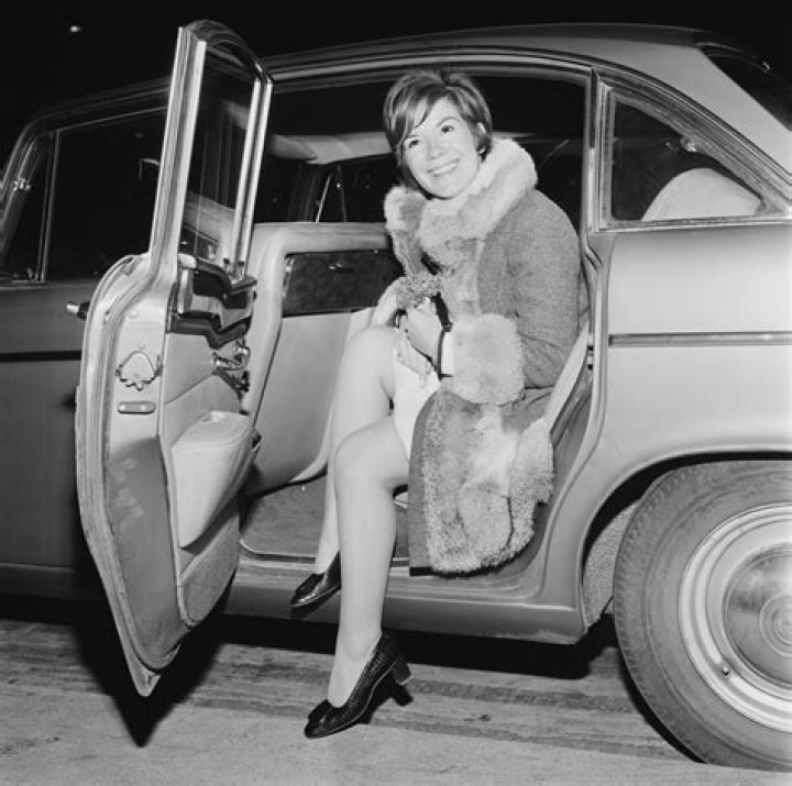 Vikki Carr Net Worth