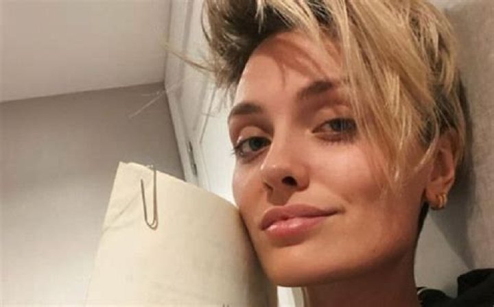 Wallis Day Net Worth